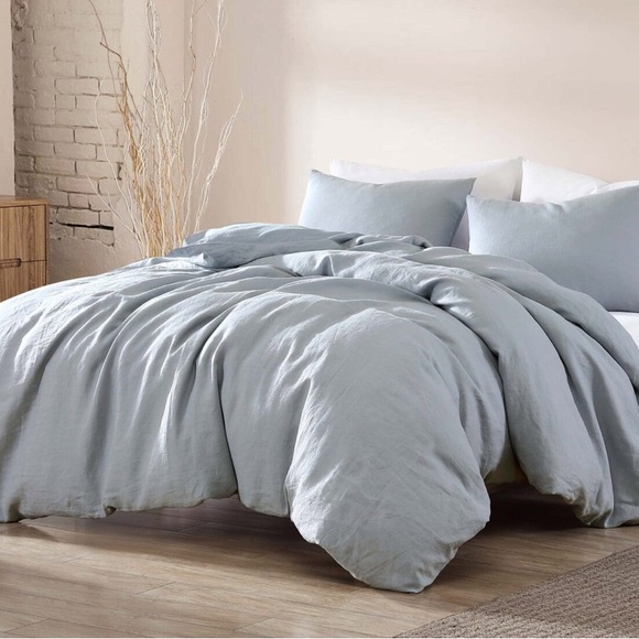 Hallmart Collectibles 100% Linen Comforter Set in light blue. Twin size. New. - Picture 2 of 9